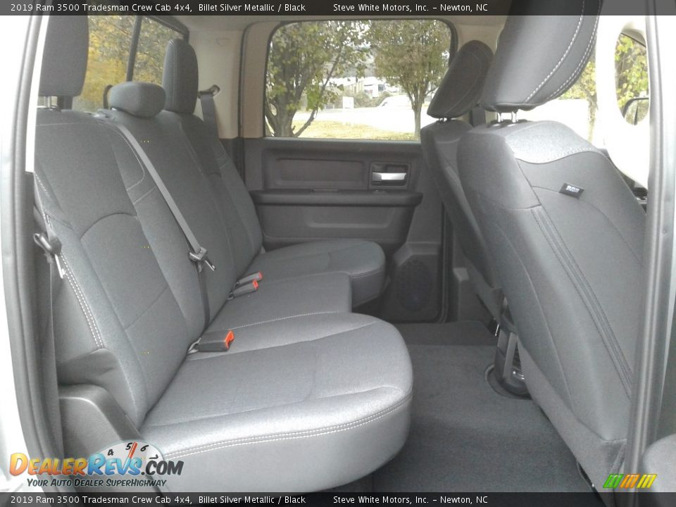 2019 Ram 3500 Tradesman Crew Cab 4x4 Billet Silver Metallic / Black Photo #14