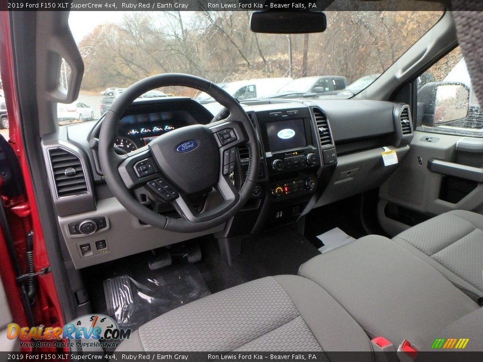 Front Seat of 2019 Ford F150 XLT SuperCrew 4x4 Photo #14