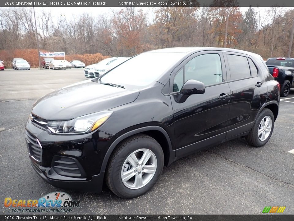 Front 3/4 View of 2020 Chevrolet Trax LS Photo #1