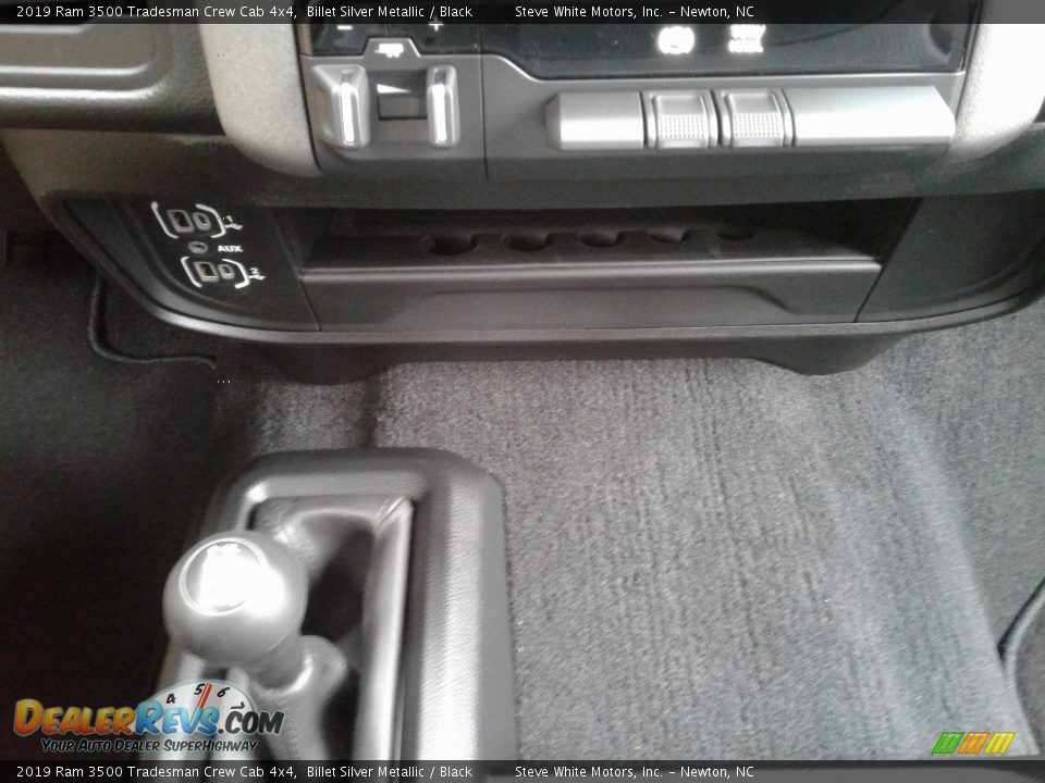 2019 Ram 3500 Tradesman Crew Cab 4x4 Billet Silver Metallic / Black Photo #23