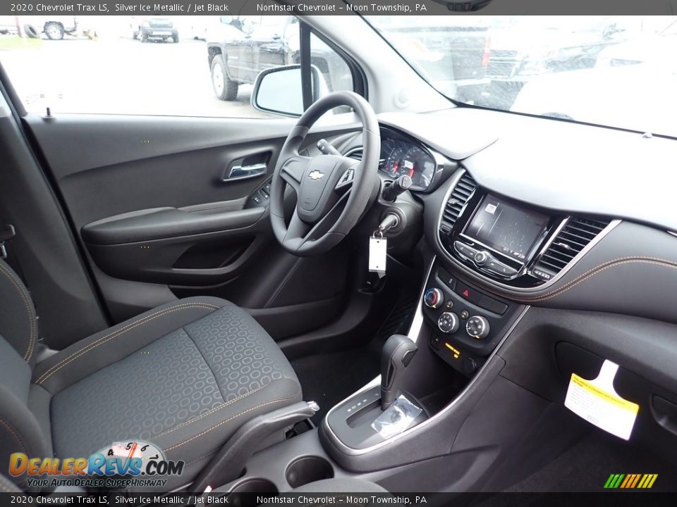 2020 Chevrolet Trax LS Silver Ice Metallic / Jet Black Photo #10