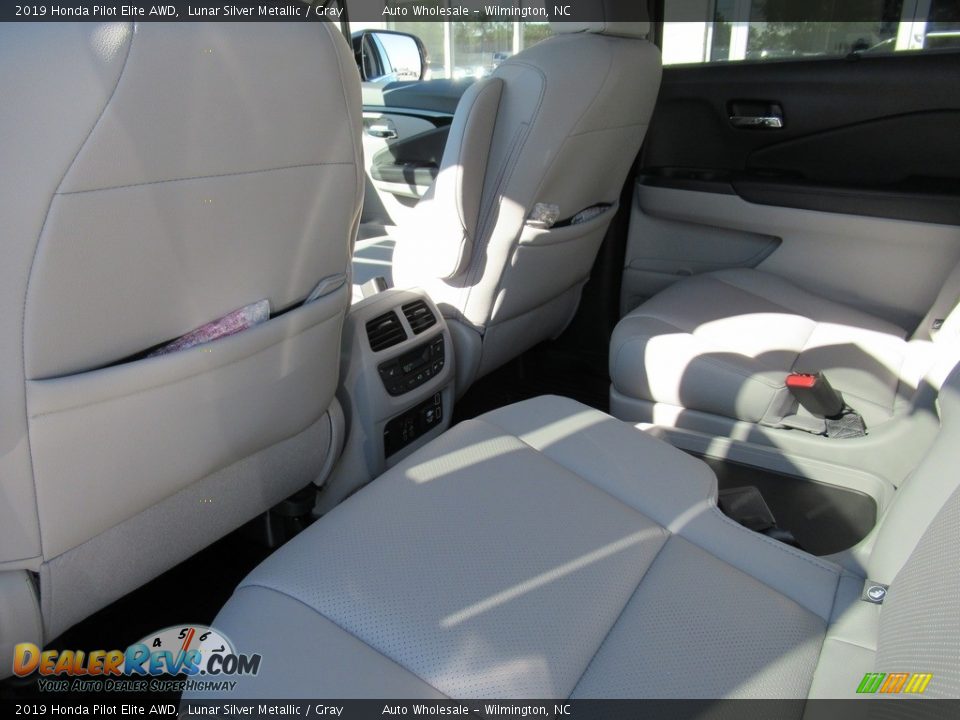 2019 Honda Pilot Elite AWD Lunar Silver Metallic / Gray Photo #10