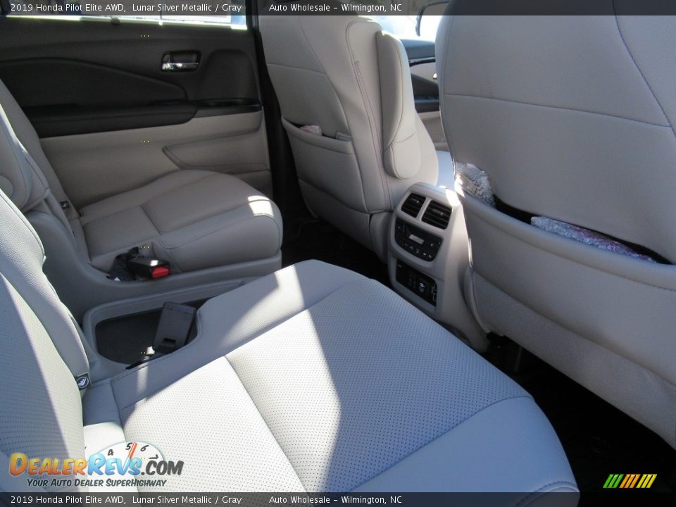 2019 Honda Pilot Elite AWD Lunar Silver Metallic / Gray Photo #12