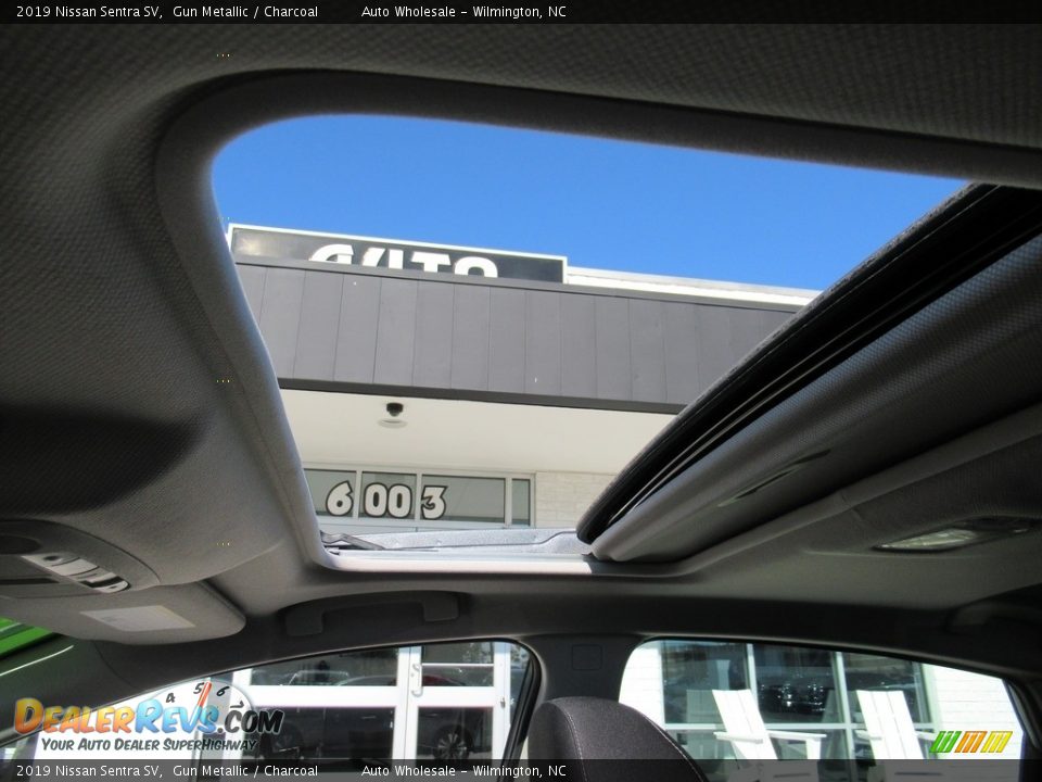 2019 Nissan Sentra SV Gun Metallic / Charcoal Photo #14