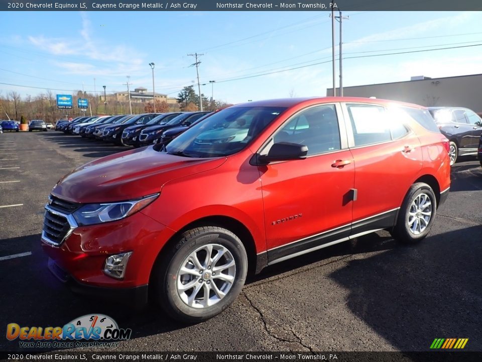 Front 3/4 View of 2020 Chevrolet Equinox LS Photo #1