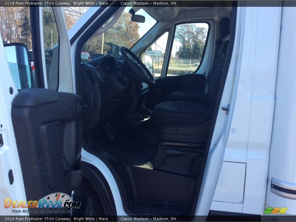 2019 Ram ProMaster 3500 Cutaway Bright White / Black Photo #12