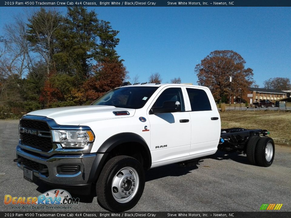 2019 Ram 4500 Tradesman Crew Cab 4x4 Chassis Bright White / Black/Diesel Gray Photo #2