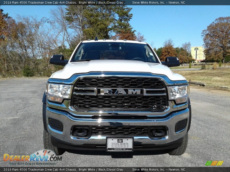 2019 Ram 4500 Tradesman Crew Cab 4x4 Chassis Bright White / Black/Diesel Gray Photo #3