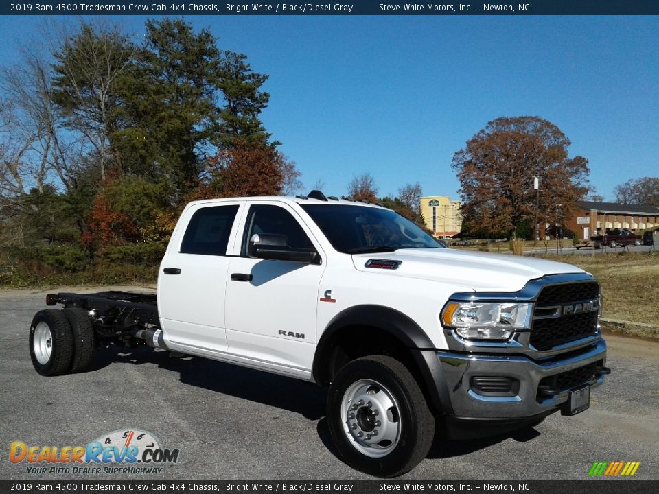 2019 Ram 4500 Tradesman Crew Cab 4x4 Chassis Bright White / Black/Diesel Gray Photo #4