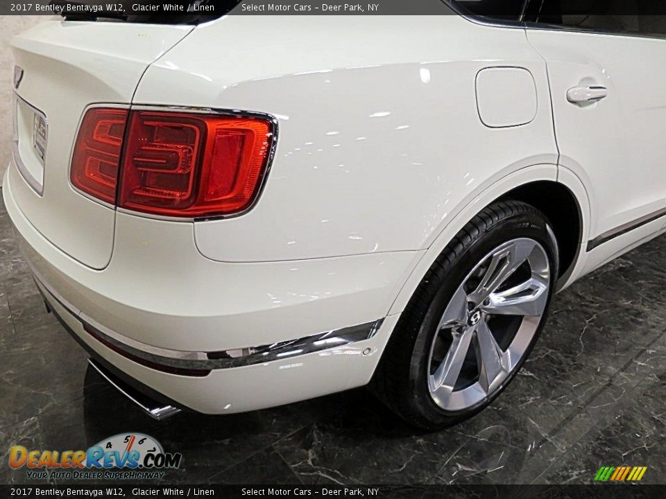 2017 Bentley Bentayga W12 Glacier White / Linen Photo #5