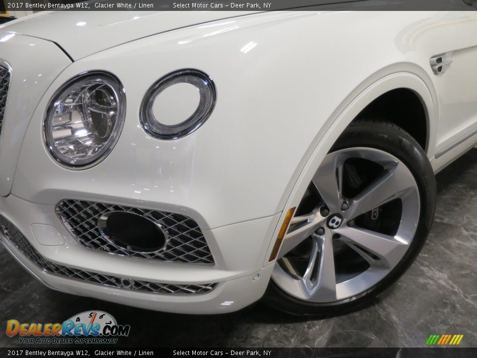 2017 Bentley Bentayga W12 Glacier White / Linen Photo #12