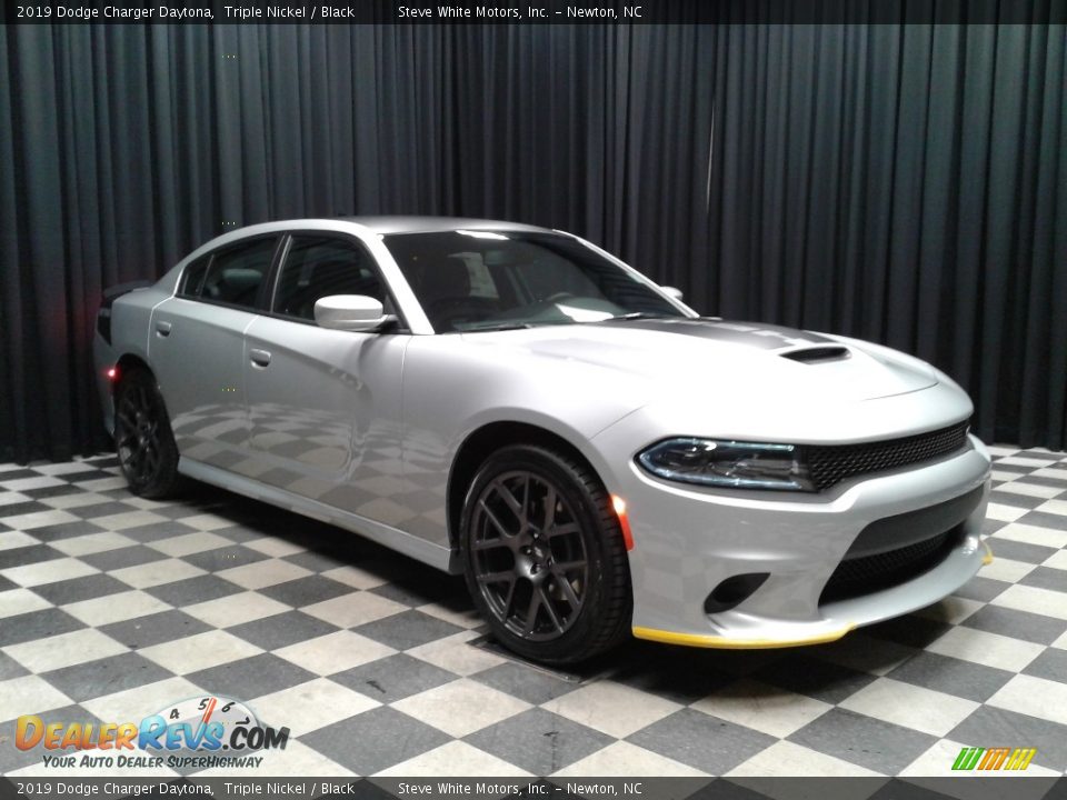 Front 3/4 View of 2019 Dodge Charger Daytona Photo #4