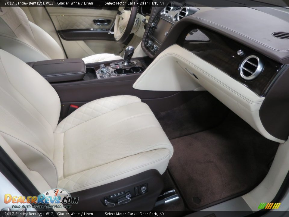 Front Seat of 2017 Bentley Bentayga W12 Photo #21