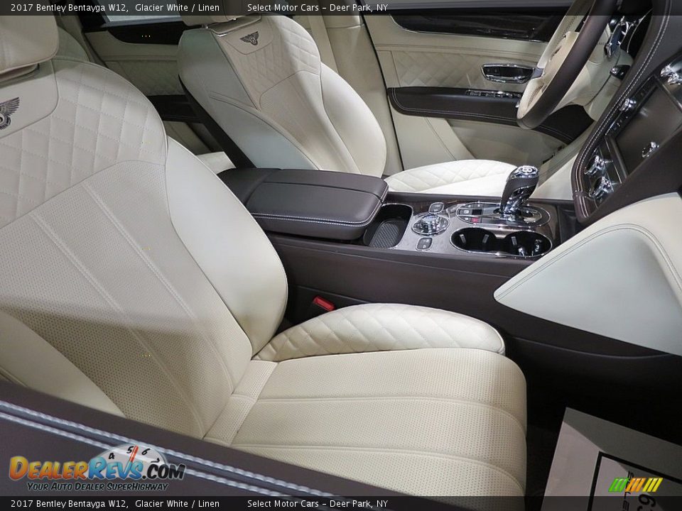 Front Seat of 2017 Bentley Bentayga W12 Photo #22