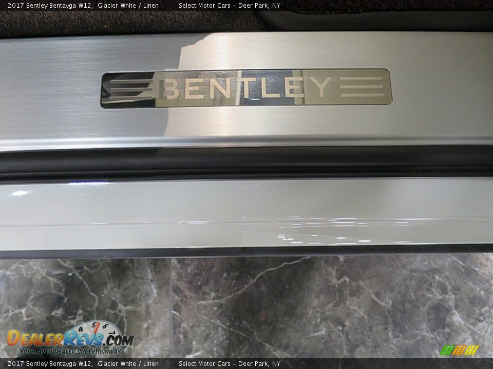 2017 Bentley Bentayga W12 Logo Photo #35