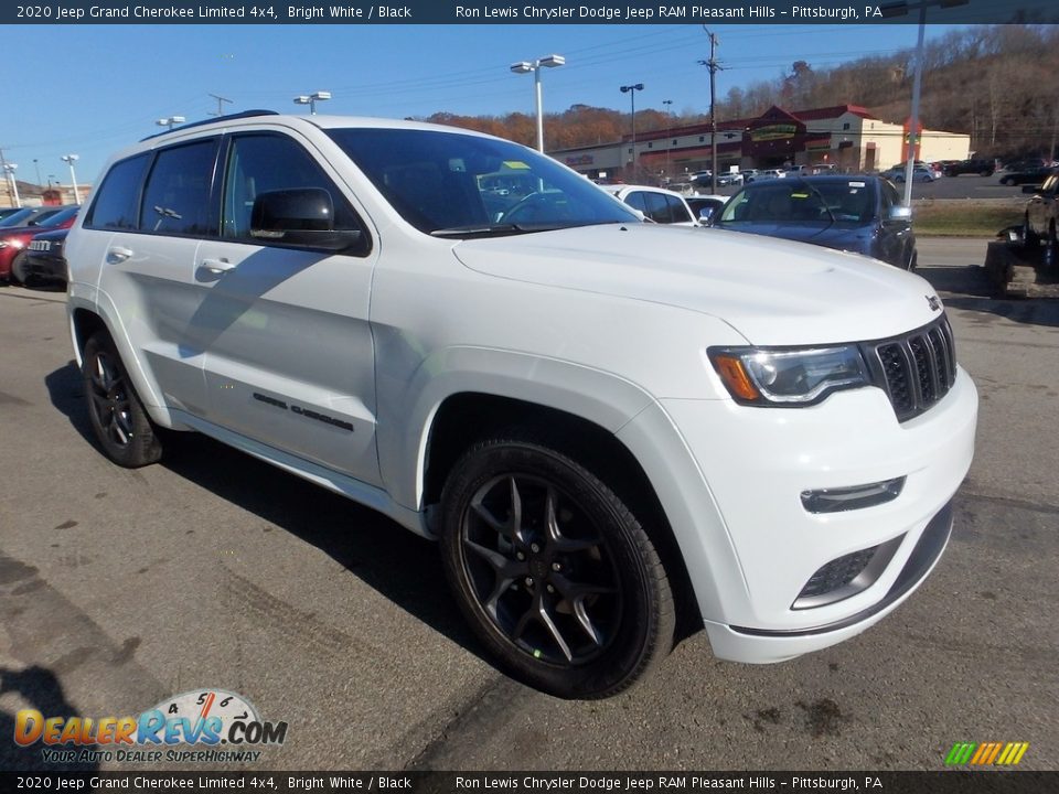 Front 3/4 View of 2020 Jeep Grand Cherokee Limited 4x4 Photo #8