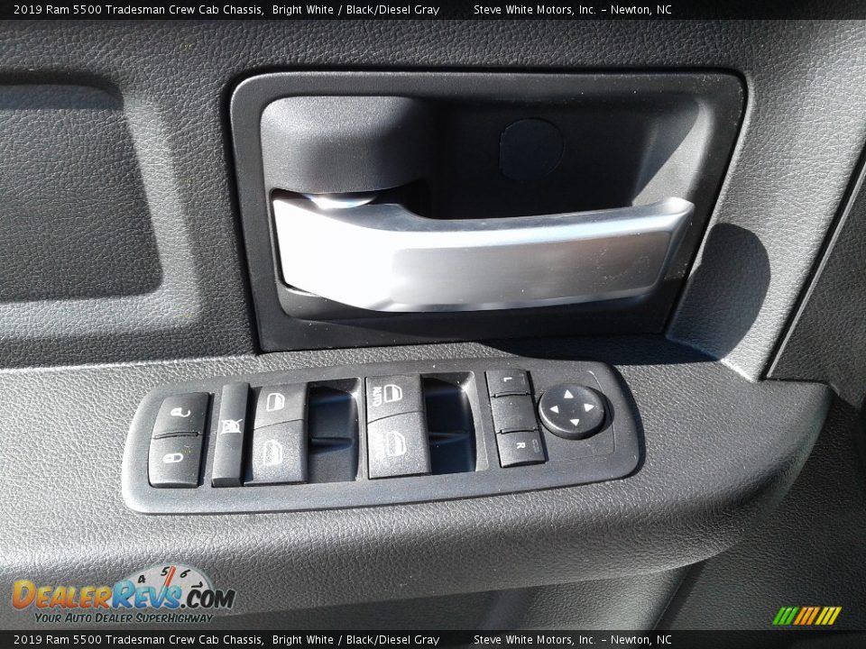 2019 Ram 5500 Tradesman Crew Cab Chassis Bright White / Black/Diesel Gray Photo #9