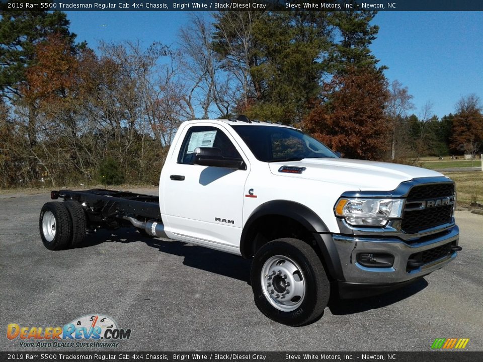 2019 Ram 5500 Tradesman Regular Cab 4x4 Chassis Bright White / Black/Diesel Gray Photo #4
