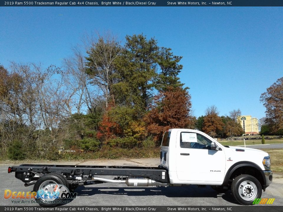 2019 Ram 5500 Tradesman Regular Cab 4x4 Chassis Bright White / Black/Diesel Gray Photo #5