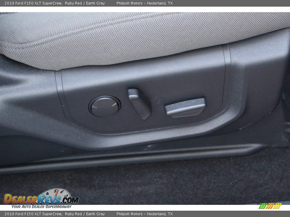 2019 Ford F150 XLT SuperCrew Ruby Red / Earth Gray Photo #31