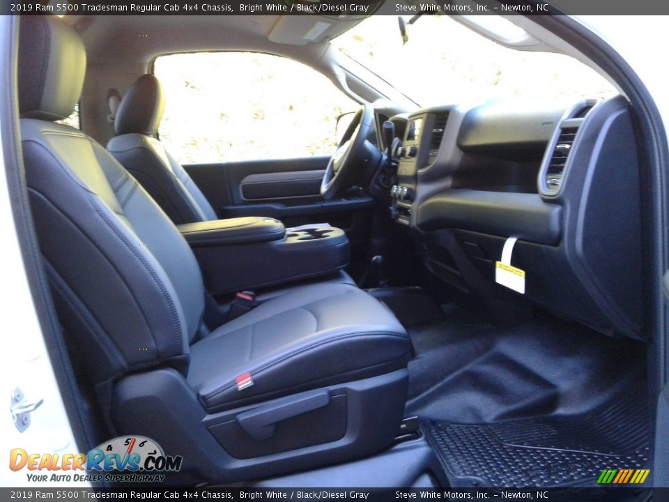 2019 Ram 5500 Tradesman Regular Cab 4x4 Chassis Bright White / Black/Diesel Gray Photo #14