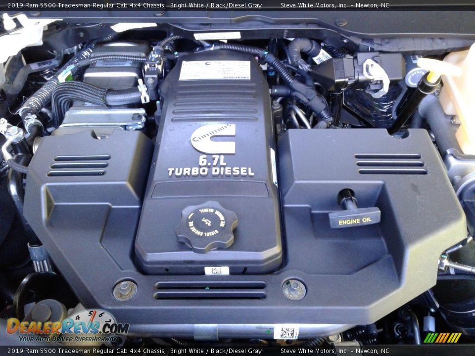 2019 Ram 5500 Tradesman Regular Cab 4x4 Chassis Bright White / Black/Diesel Gray Photo #24