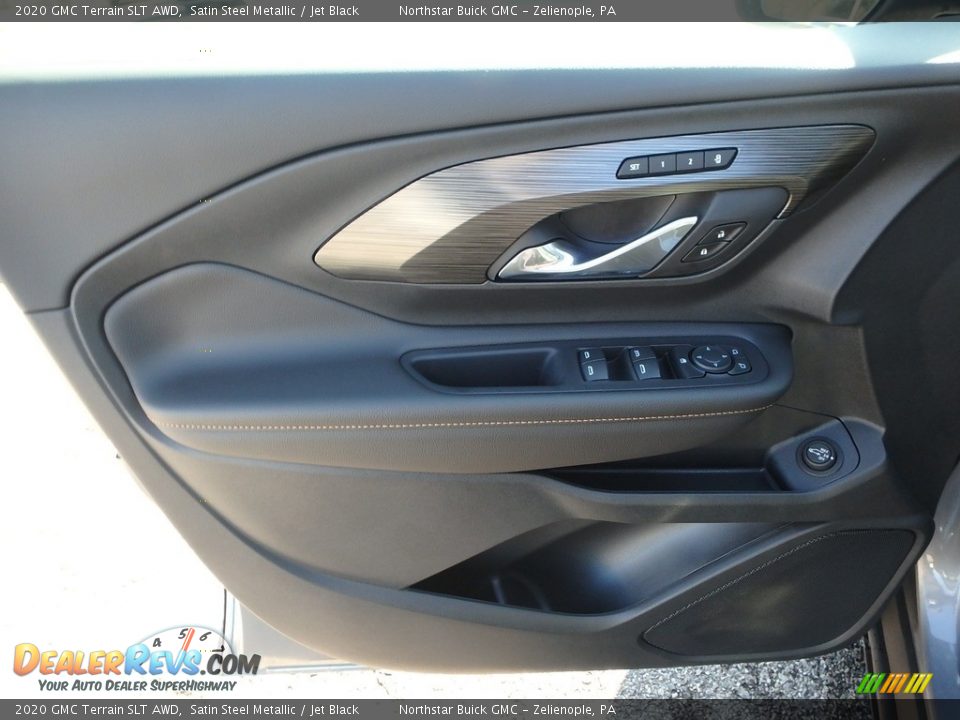 Door Panel of 2020 GMC Terrain SLT AWD Photo #17