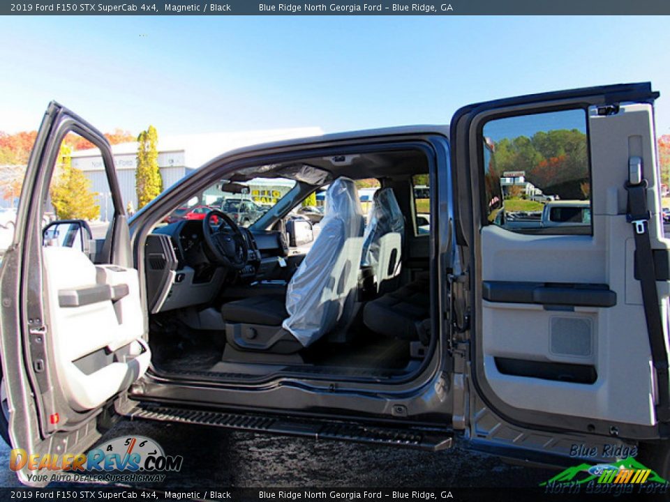 2019 Ford F150 STX SuperCab 4x4 Magnetic / Black Photo #12