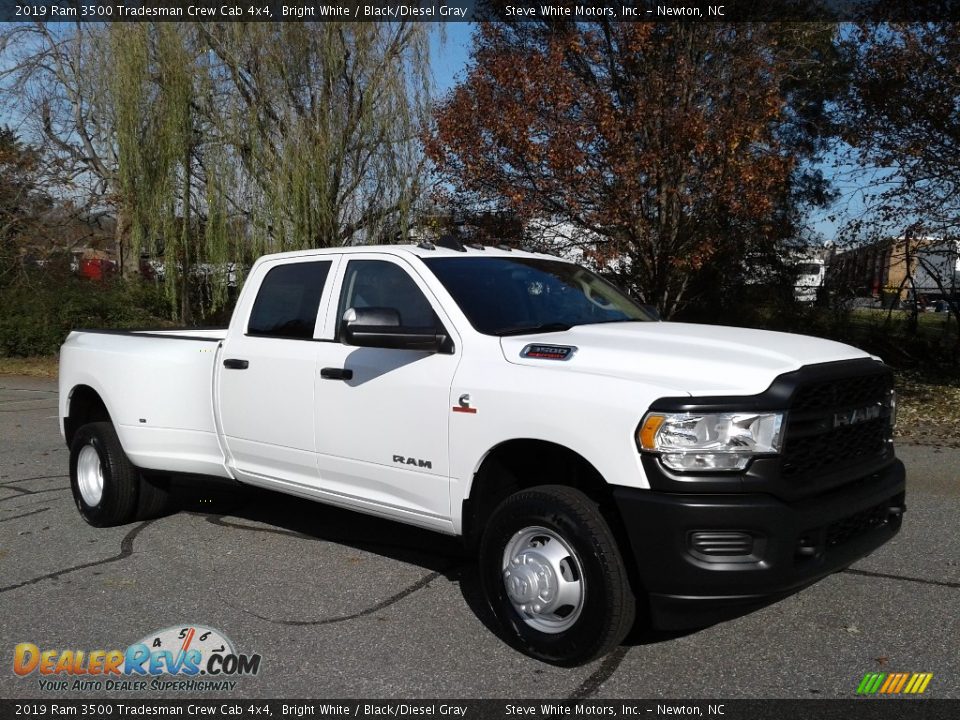 2019 Ram 3500 Tradesman Crew Cab 4x4 Bright White / Black/Diesel Gray Photo #4