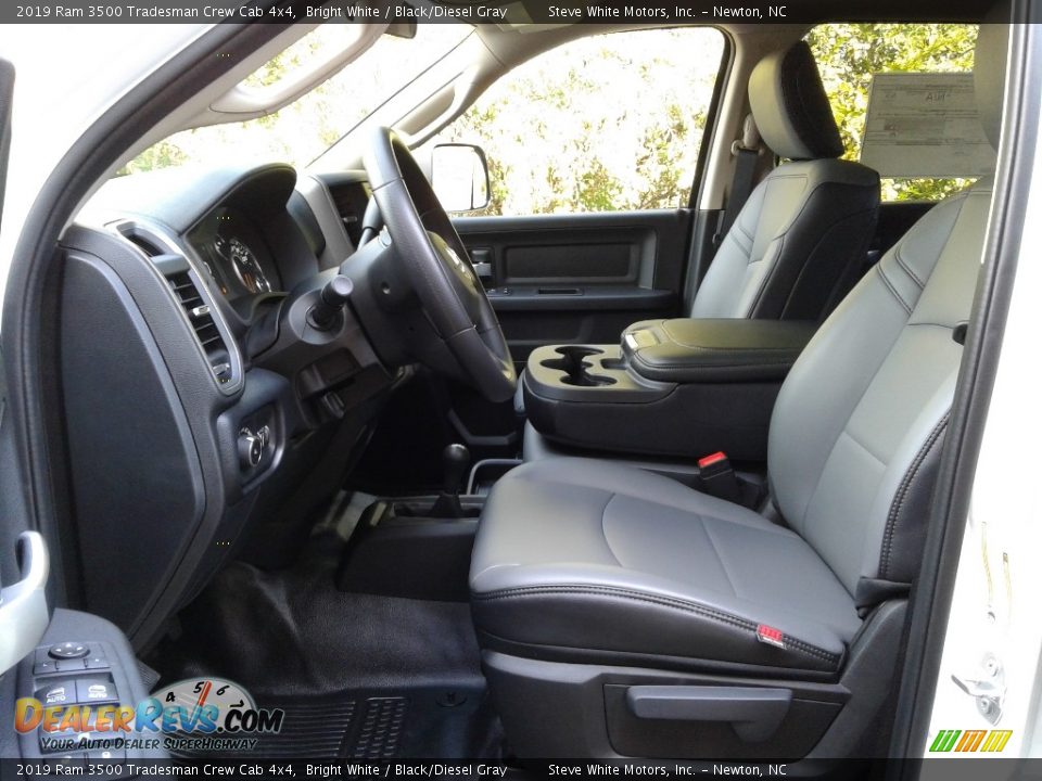 2019 Ram 3500 Tradesman Crew Cab 4x4 Bright White / Black/Diesel Gray Photo #10