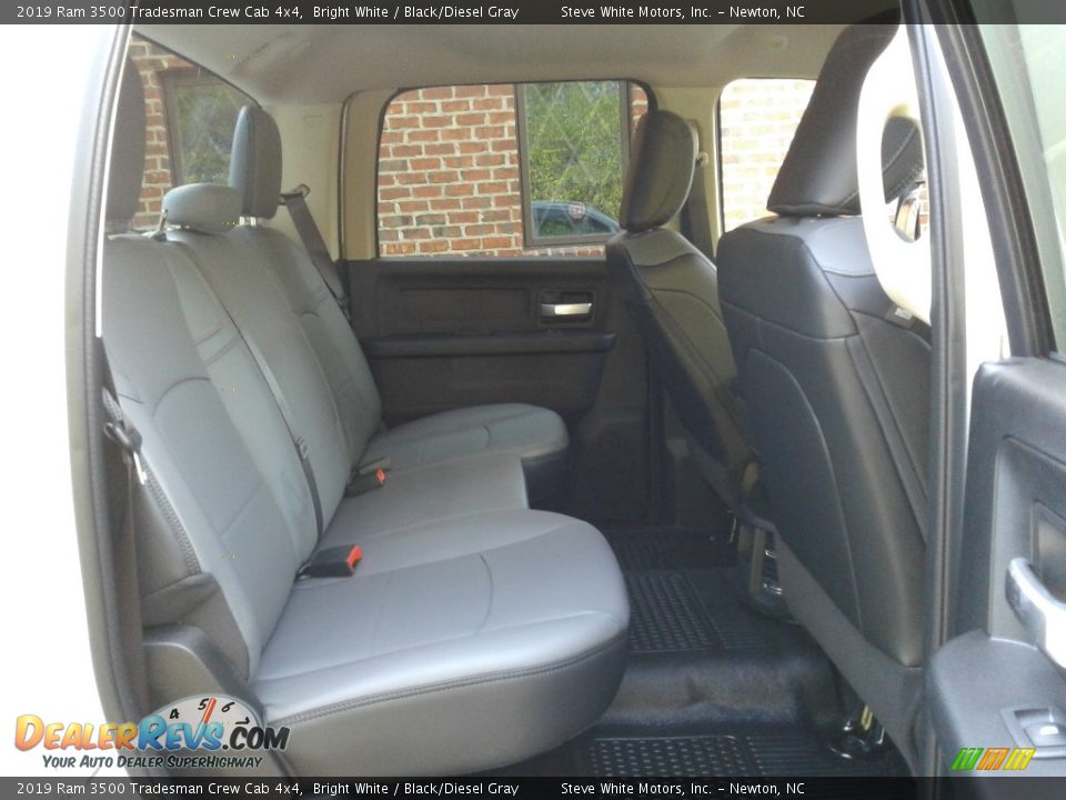 2019 Ram 3500 Tradesman Crew Cab 4x4 Bright White / Black/Diesel Gray Photo #13