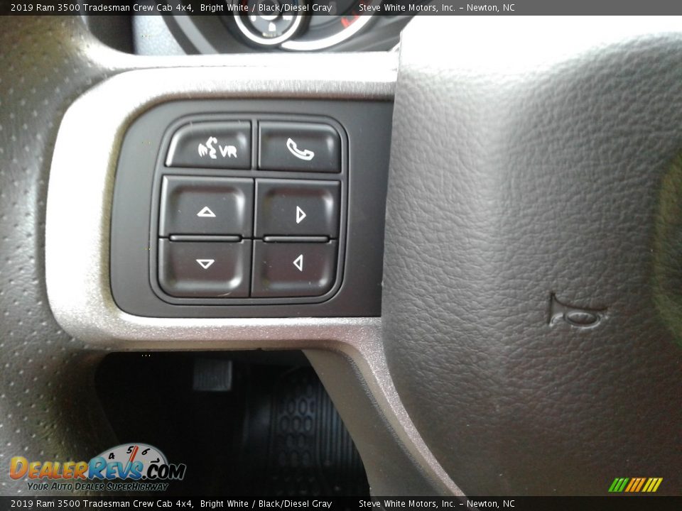 2019 Ram 3500 Tradesman Crew Cab 4x4 Bright White / Black/Diesel Gray Photo #15