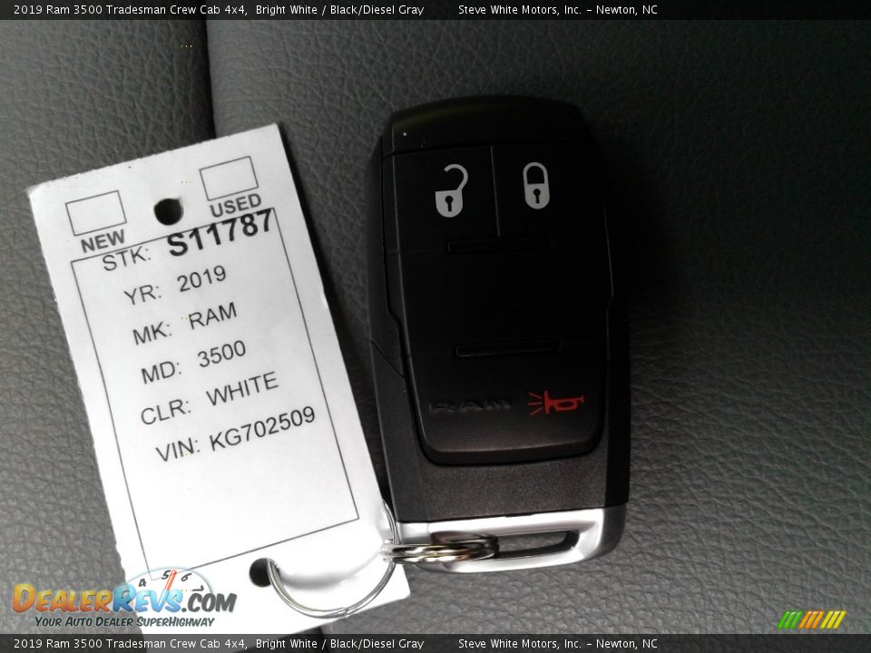 2019 Ram 3500 Tradesman Crew Cab 4x4 Bright White / Black/Diesel Gray Photo #24
