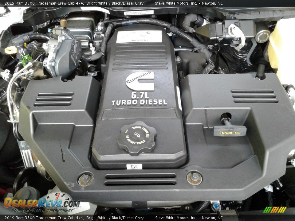 2019 Ram 3500 Tradesman Crew Cab 4x4 Bright White / Black/Diesel Gray Photo #25