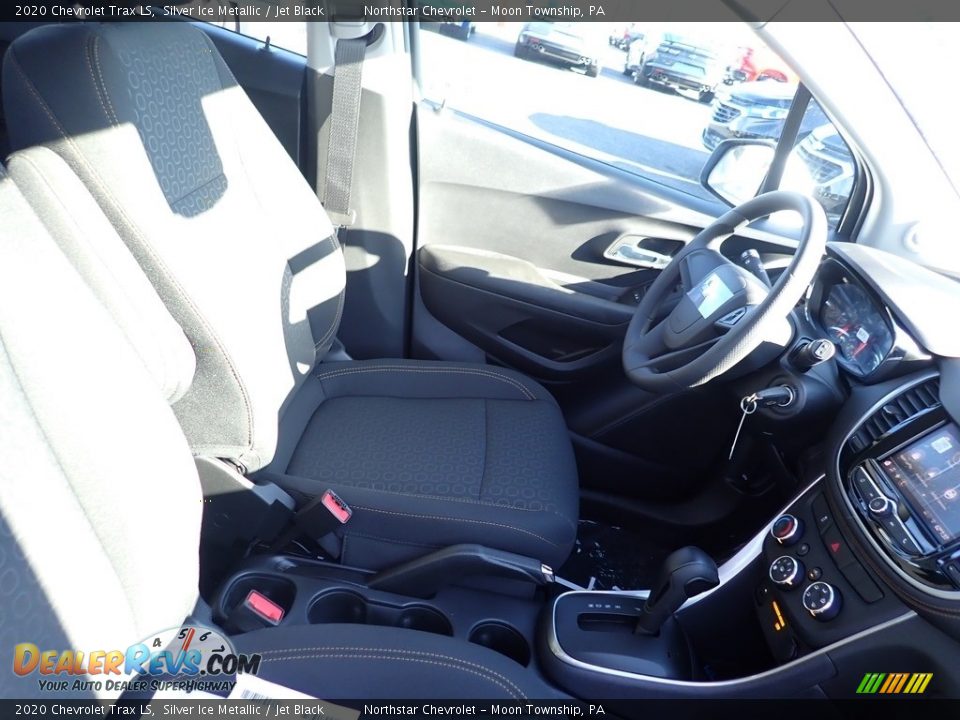 2020 Chevrolet Trax LS Silver Ice Metallic / Jet Black Photo #10