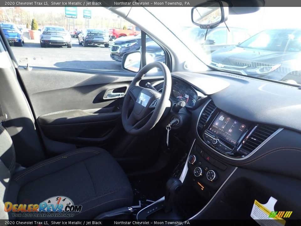 2020 Chevrolet Trax LS Silver Ice Metallic / Jet Black Photo #11