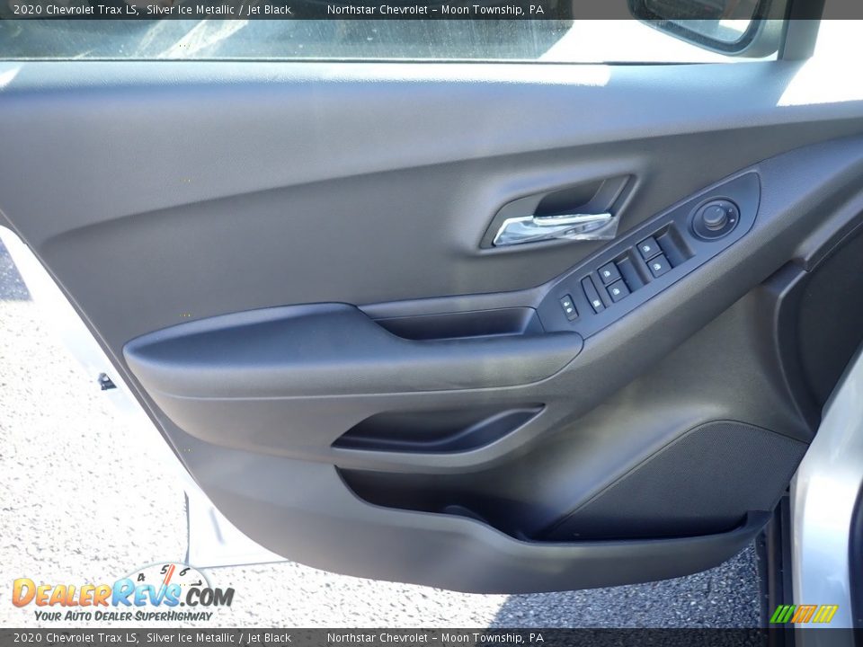 2020 Chevrolet Trax LS Silver Ice Metallic / Jet Black Photo #15