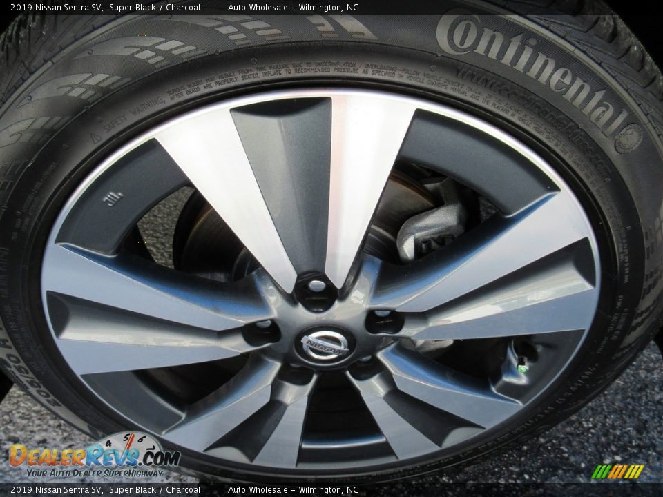 2019 Nissan Sentra SV Super Black / Charcoal Photo #7