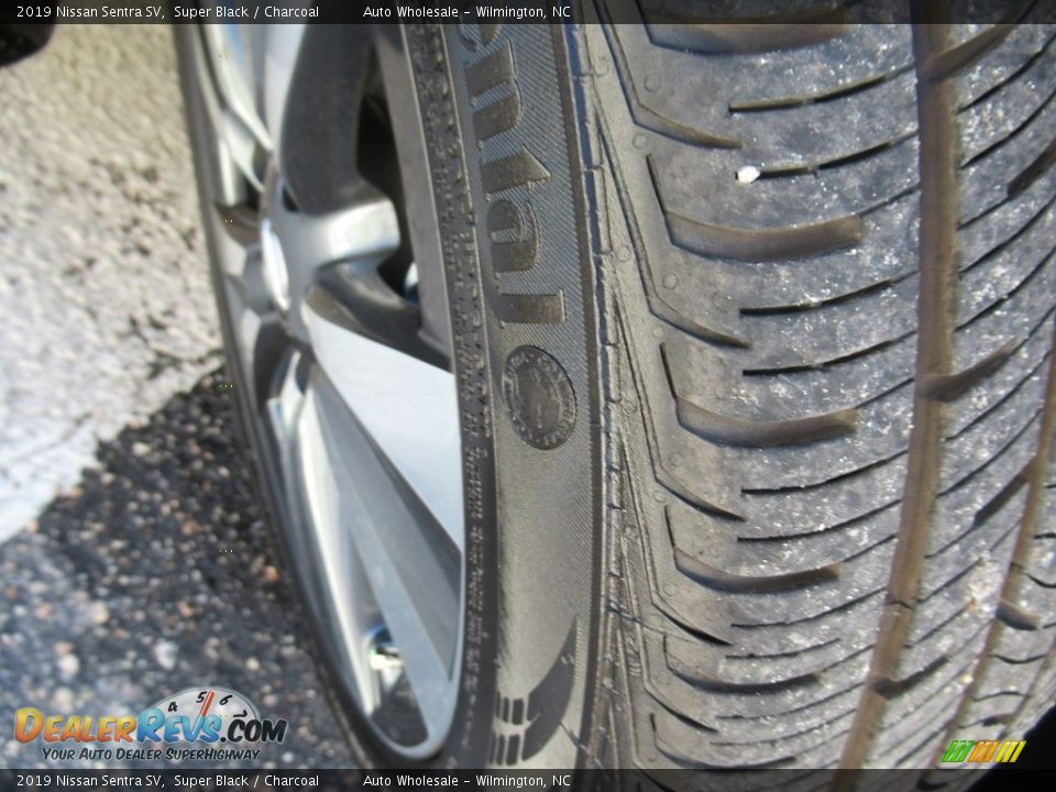 2019 Nissan Sentra SV Super Black / Charcoal Photo #8