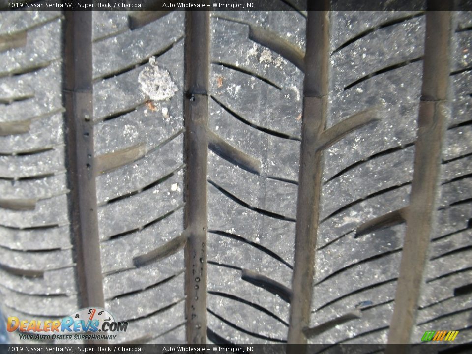 2019 Nissan Sentra SV Super Black / Charcoal Photo #9