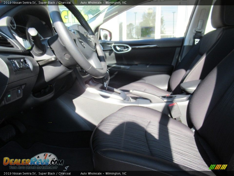 2019 Nissan Sentra SV Super Black / Charcoal Photo #10