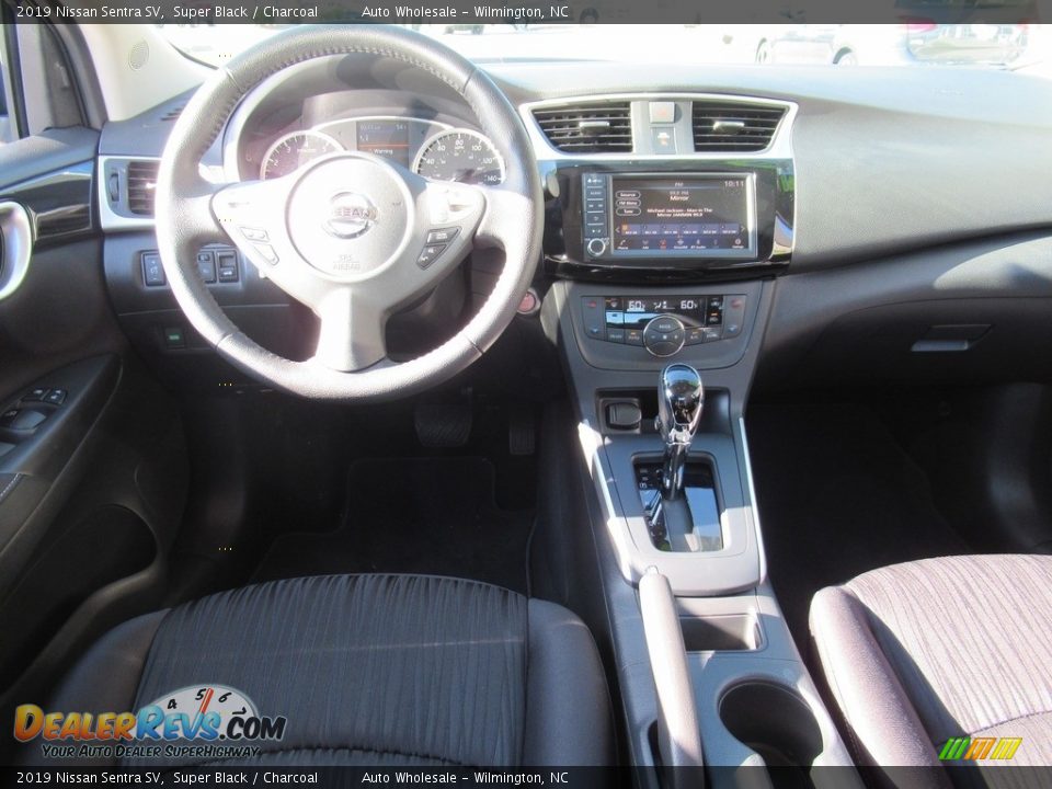 2019 Nissan Sentra SV Super Black / Charcoal Photo #15