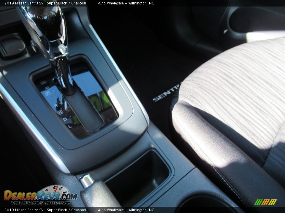 2019 Nissan Sentra SV Super Black / Charcoal Photo #19