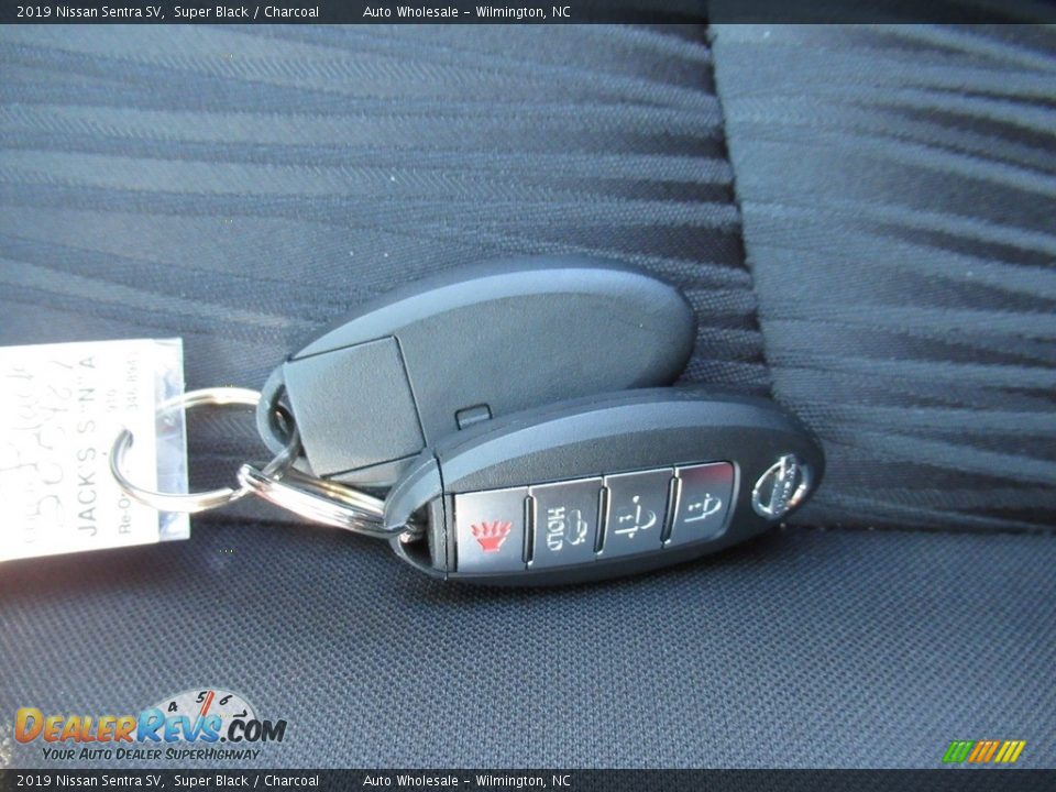 2019 Nissan Sentra SV Super Black / Charcoal Photo #20