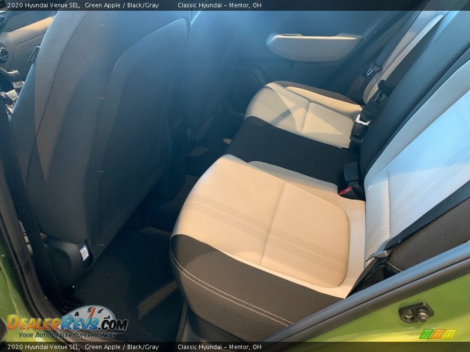 2020 Hyundai Venue SEL Green Apple / Black/Gray Photo #2
