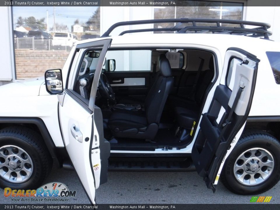 2013 Toyota FJ Cruiser Iceberg White / Dark Charcoal Photo #12