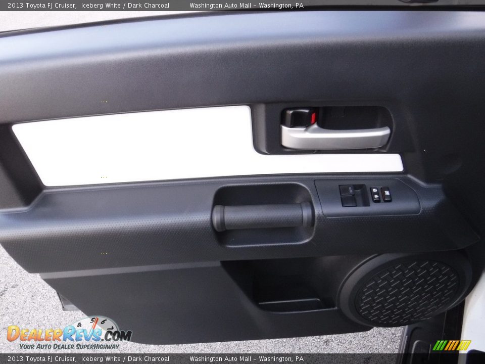 2013 Toyota FJ Cruiser Iceberg White / Dark Charcoal Photo #15