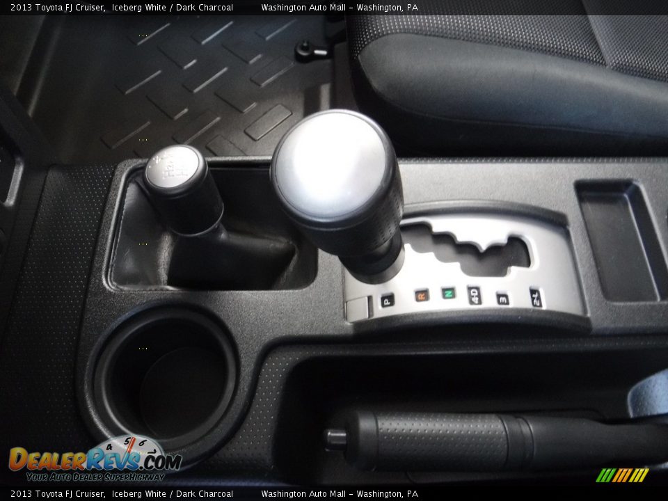 2013 Toyota FJ Cruiser Iceberg White / Dark Charcoal Photo #16