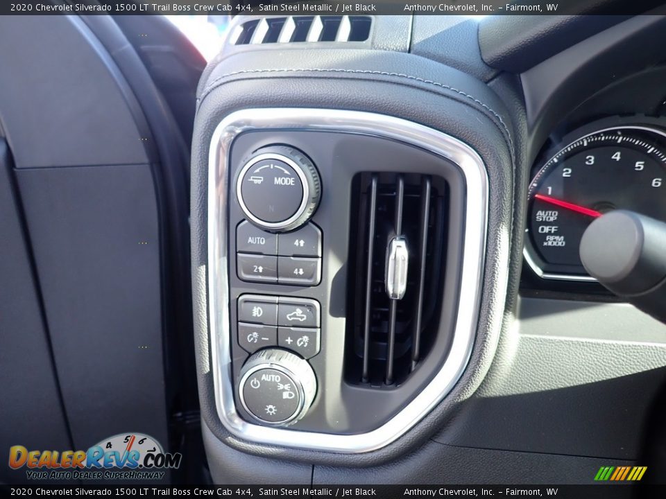 Controls of 2020 Chevrolet Silverado 1500 LT Trail Boss Crew Cab 4x4 Photo #19