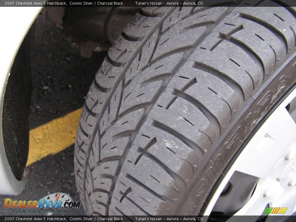 2007 Chevrolet Aveo 5 Hatchback Cosmic Silver / Charcoal Black Photo #16